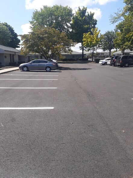 More Photos Of 600 Houze Way, Roswell Medical For Lease