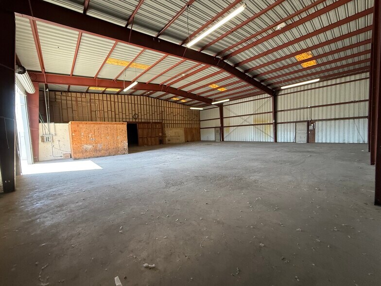 More Photos Of 9364 Jamacha Rd, Spring Valley Manufacturing For Lease
