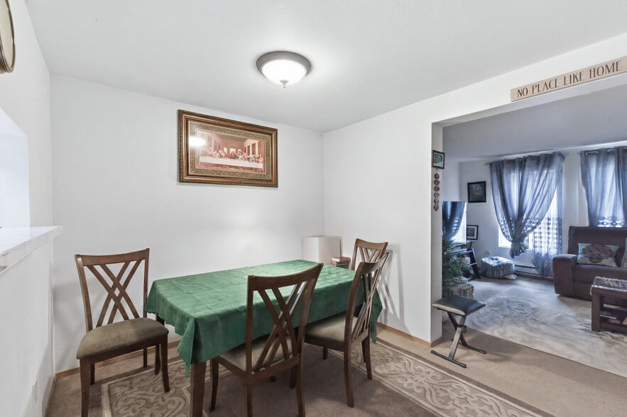 More Photos Of 1527 NE 150th St, Seattle Apartments For Sale