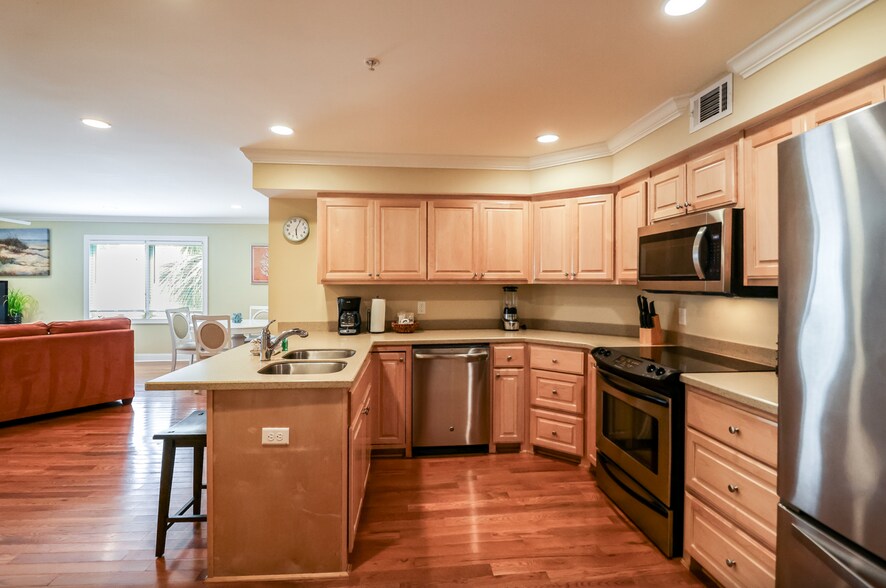 More Photos Of 13 Silver Ave, Tybee Island Apartments For Sale