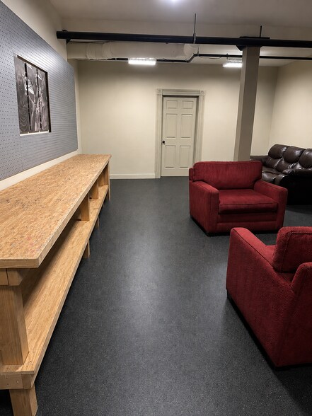 More Photos Of 242 7th Ave, Ouray General Retail For Sale