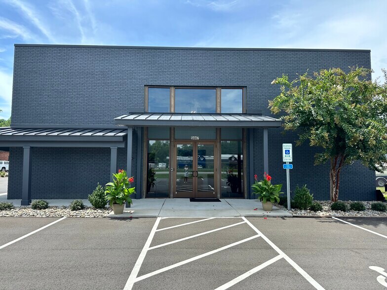 Primary Photo Of 5447 Hwy 70, Morehead City Coworking Space