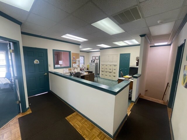 More Photos Of 5100 Bernard Dr, Roanoke Medical For Sale