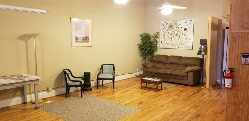 More Photos Of 110 N Main St, Greensboro Storefront For Sale