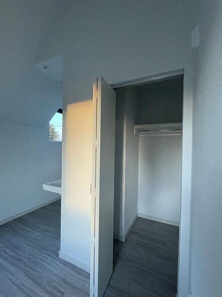 More Photos Of 1435 NE 62nd Ave, Portland Multifamily For Sale