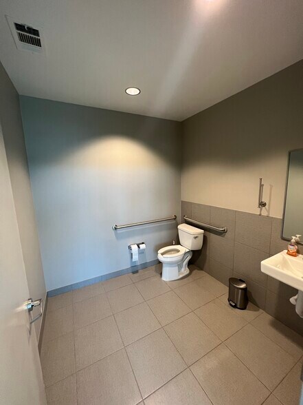 More Photos Of 3111 IH 30, Dallas Light Distribution For Lease