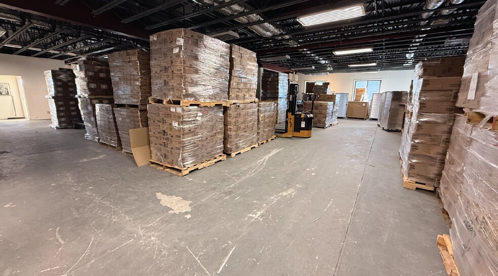 More Photos Of 81 Apollo St, Brooklyn Flex For Lease