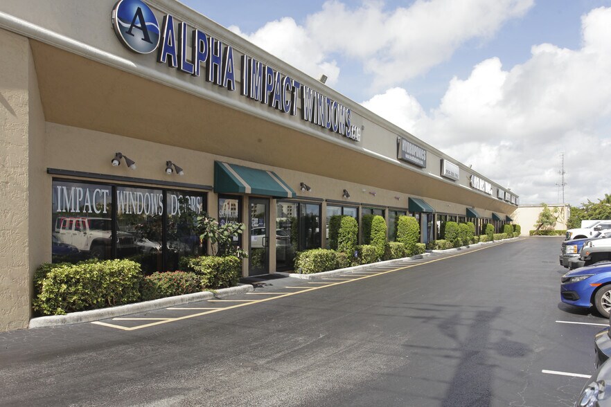 Primary Photo Of 590 SW 9th Ter, Pompano Beach Showroom For Lease