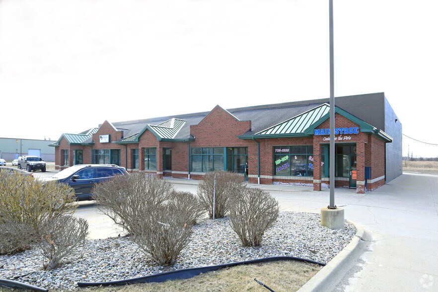 More Photos Of 10113-10115 Marine City Hwy, Ira Township Showroom For Lease