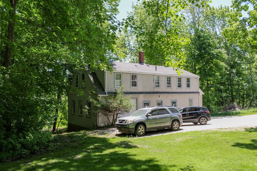 More Photos Of 680 Commercial St, Rockport Flex For Sale