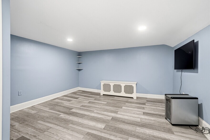 More Photos Of 113-115 W Ridge Pike, Conshohocken Storefront For Lease
