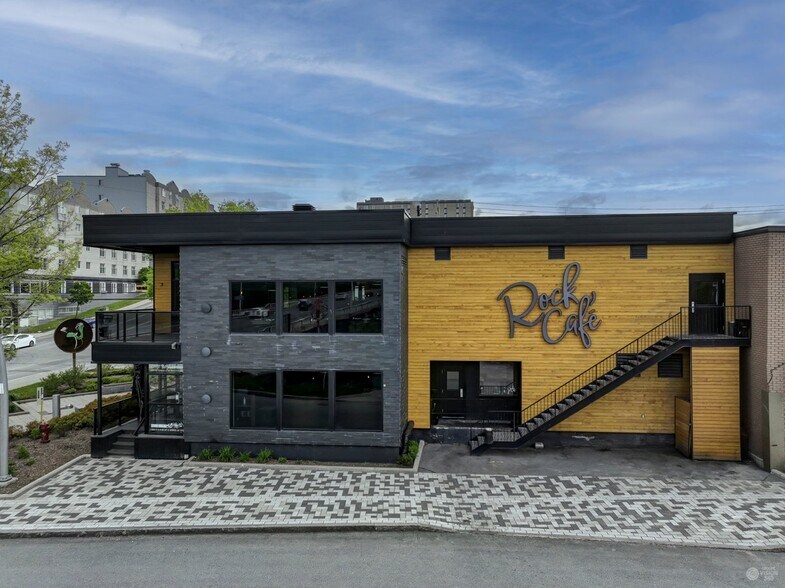 More Photos Of 11820-11900 Av 1Re, Saint-georges Restaurant For Sale