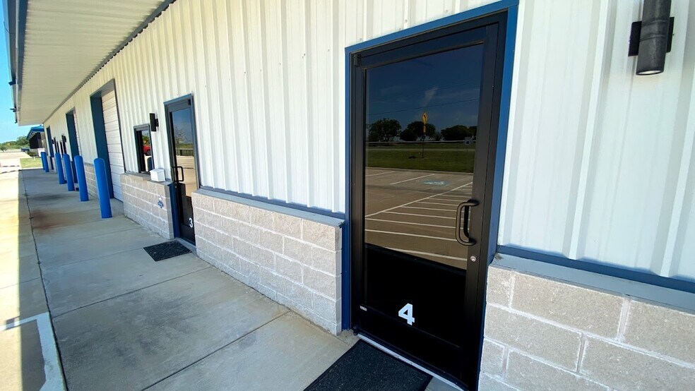 More Photos Of 6744 N FM 157, Venus Industrial For Lease