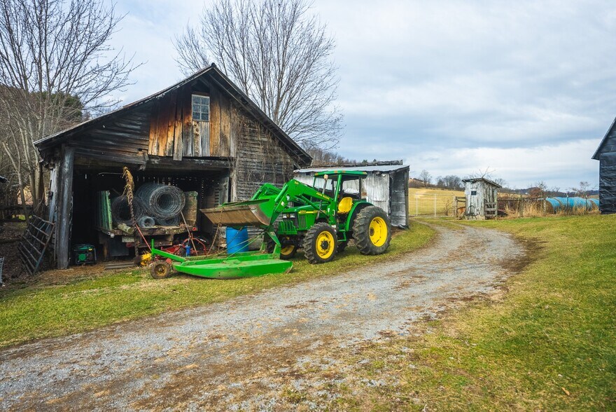 More Photos Of 230 Barn Ave, North Tazewell Land For Sale