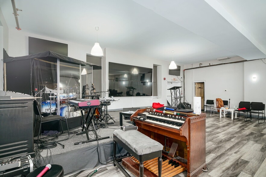 More Photos Of 5913-17 Chestnut St, Philadelphia Apartments For Lease
