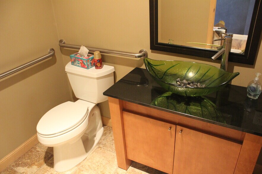 More Photos Of 80920 County Road 46, Hayward Showroom For Sale