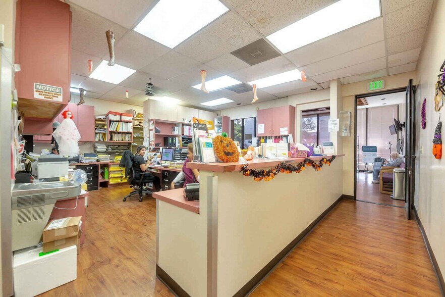 More Photos Of 241 W Olive Ave, Burbank Medical For Lease