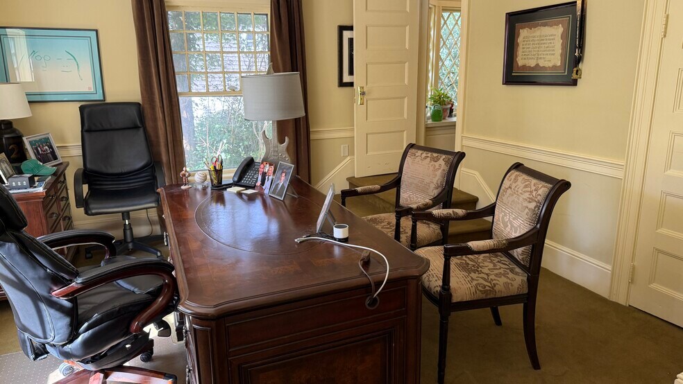 More Photos Of 243 South St, Hyannis Office For Sale