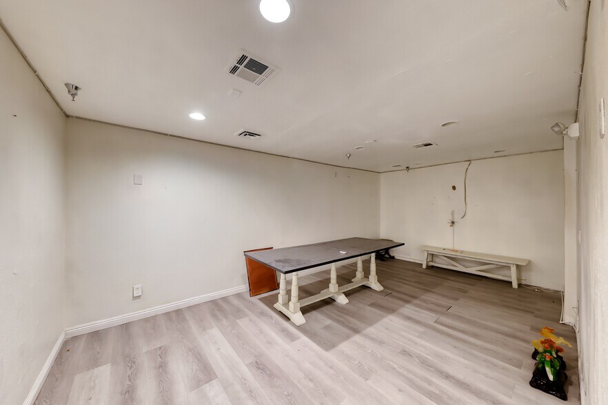 More Photos Of 3460 Arville St, Las Vegas Freestanding For Lease