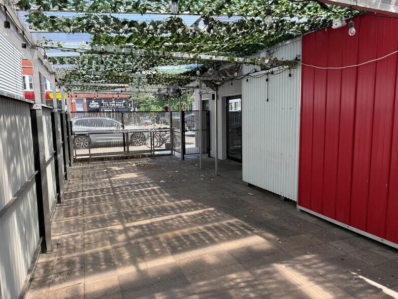 More Photos Of 2234-2236 N Western Ave, Chicago Apartments For Lease