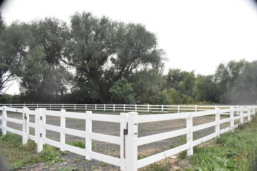 More Photos Of 8778 Arapahoe Rd, Boulder Horse Stables For Sale
