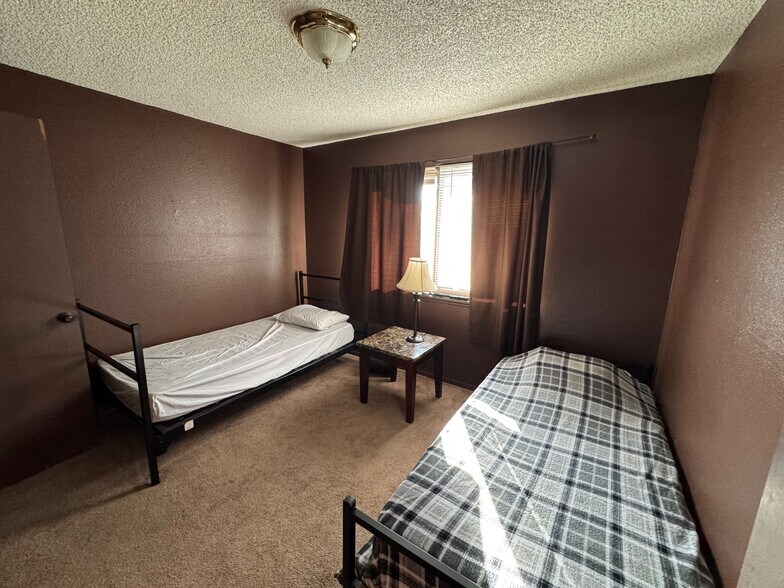 More Photos Of 1256 SW Fillmore St, Topeka Apartments For Sale