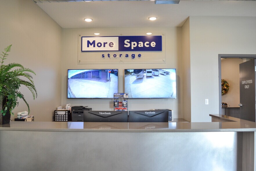 More Photos Of 9518 S 120th St, La Vista Self Storage For Sale