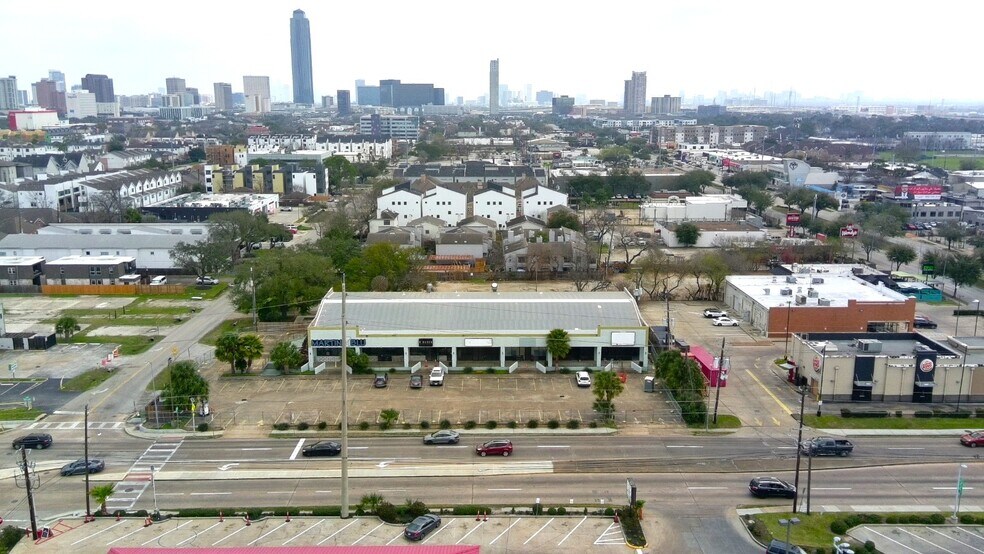 More Photos Of 3101-3121 Fountain View Dr, Houston Unknown For Lease