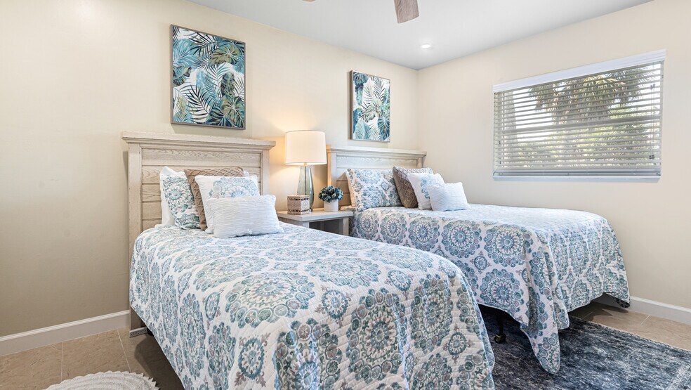 More Photos Of 832 Donax St, Sanibel Apartments For Sale