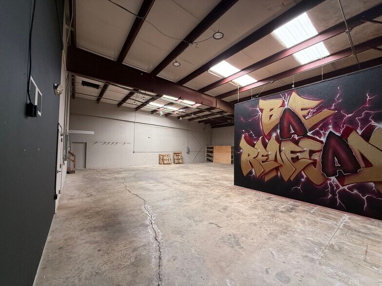 More Photos Of 4913 Summer Oak Dr, Buford Light Manufacturing For Lease