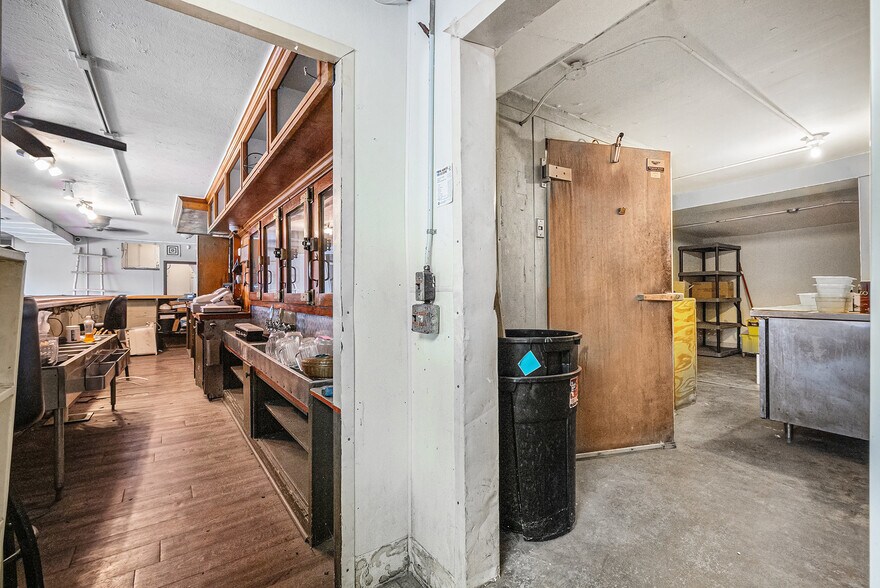 More Photos Of 1008 Bancroft St, Omaha General Retail For Sale