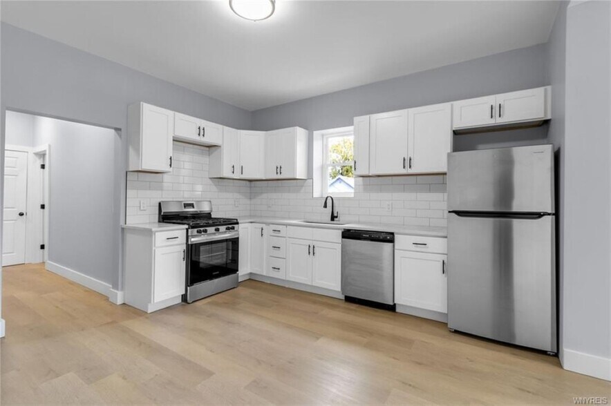 More Photos Of 49 William St, Tonawanda Apartments For Sale