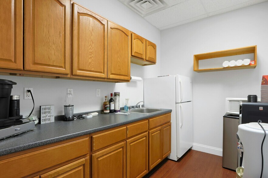 More Photos Of 100 Dutch Hill Rd, Orangeburg Medical For Lease