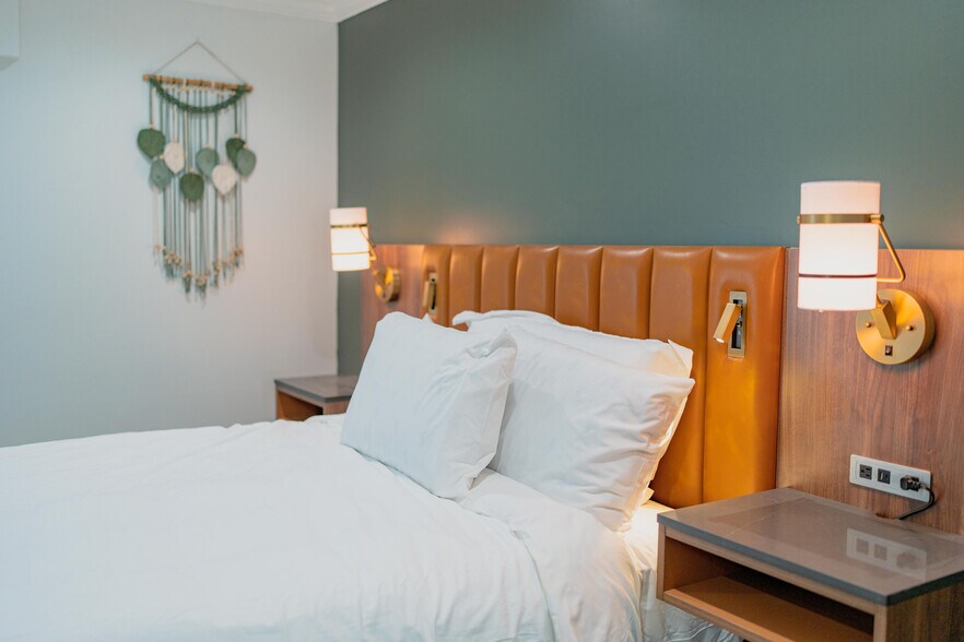 More Photos Of 1107 N Broadway, Santa Maria Hotel For Sale