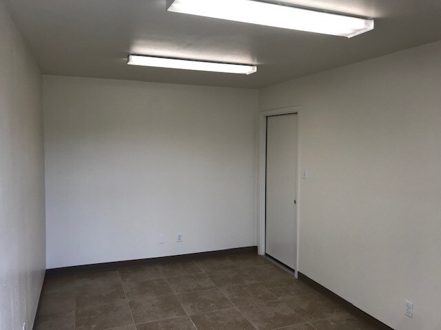 More Photos Of 304 E Pecan Blvd, McAllen Warehouse For Lease