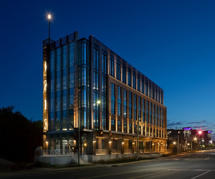 More Photos Of 1213 W Morehead St, Charlotte Office For Lease