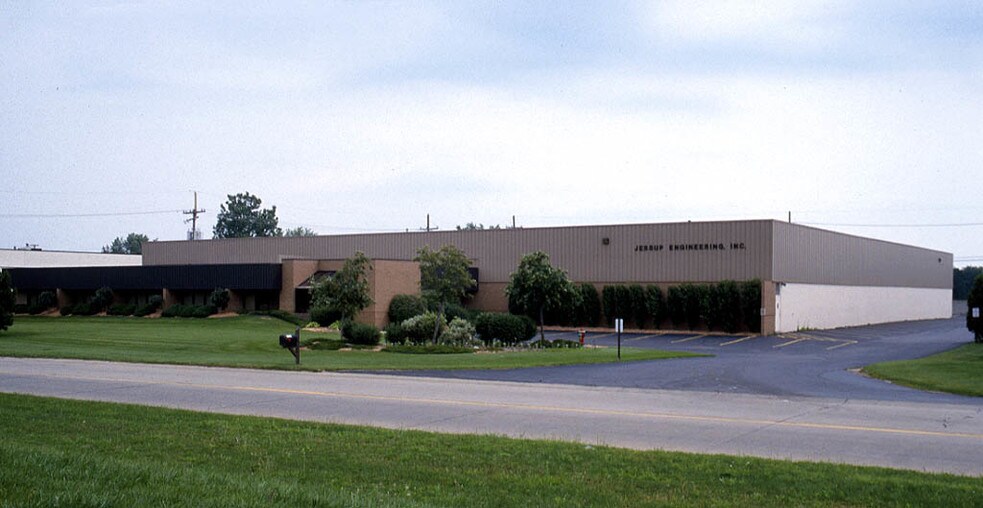 More Photos Of 2745 Bond St, Rochester Hills Warehouse For Sale