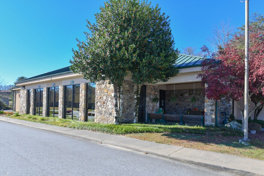 More Photos Of 7099 N Hwy 441, Dillard Restaurant For Sale