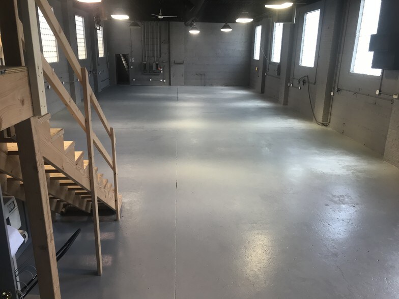 More Photos Of 111 W Home Ave, Villa Park Warehouse For Sale