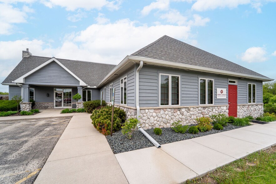 More Photos Of 952 S Park Ave, Fond Du Lac Medical For Sale
