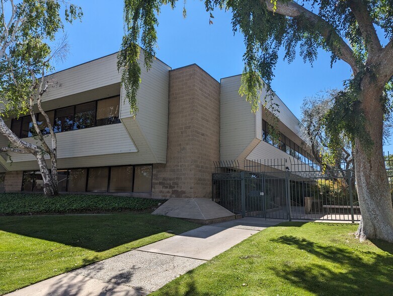 More Photos Of 5100 California Ave, Bakersfield Office For Lease
