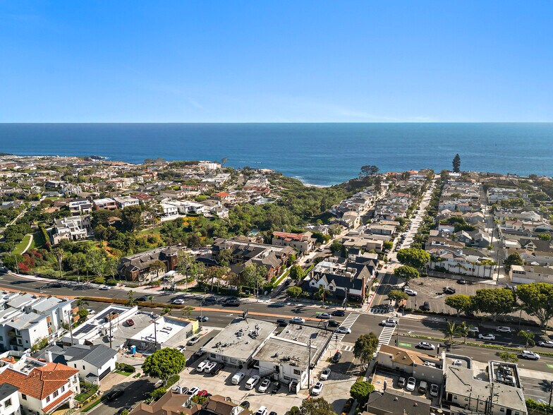 More Photos Of 3800 E Coast Hwy, Newport Beach Storefront Retail Office For Lease