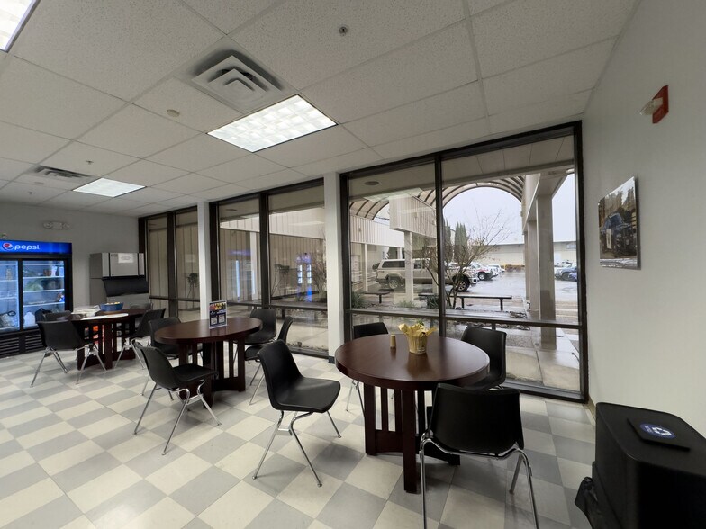 More Photos Of 4300-4356 Caterpillar Rd, Redding Manufacturing For Lease