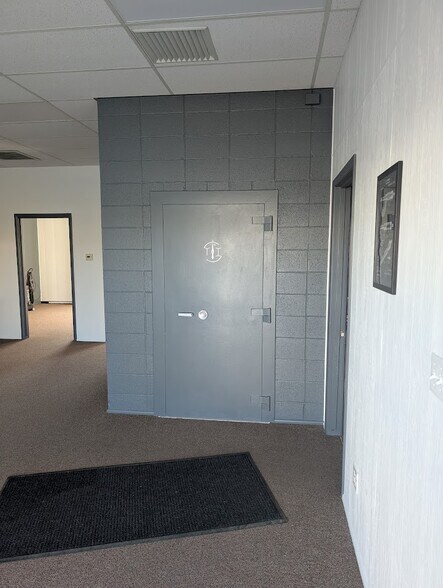 More Photos Of 118 S Parkmont, Butte Light Manufacturing For Lease