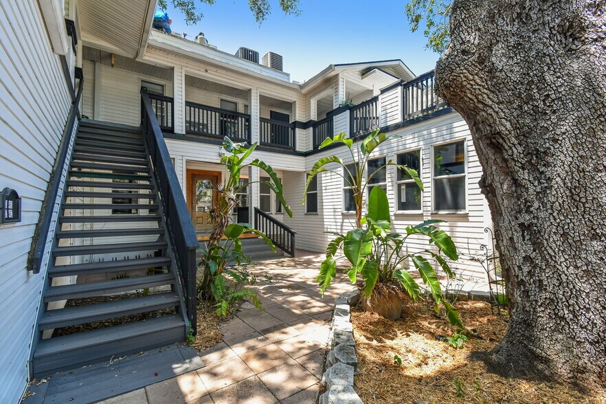 More Photos Of 454 Main St, Safety Harbor Storefront Retail Residential For Sale