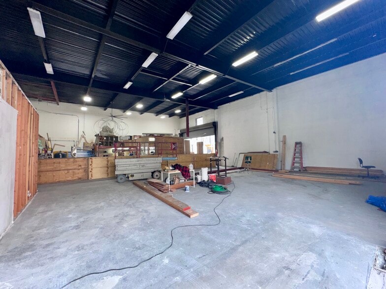 More Photos Of 972 Metropolitan Ave, Brooklyn Warehouse For Sale