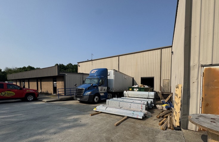 More Photos Of 5255 Brook Hollow Pky, Norcross Warehouse For Sale