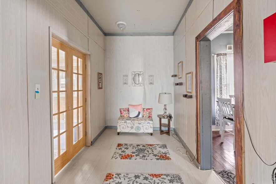 More Photos Of 450 S Oak St, Jackson Storefront Retail Office For Sale