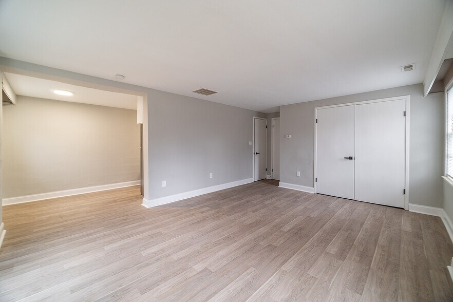 More Photos Of 16-20 W Park St, Westerville Apartments For Sale