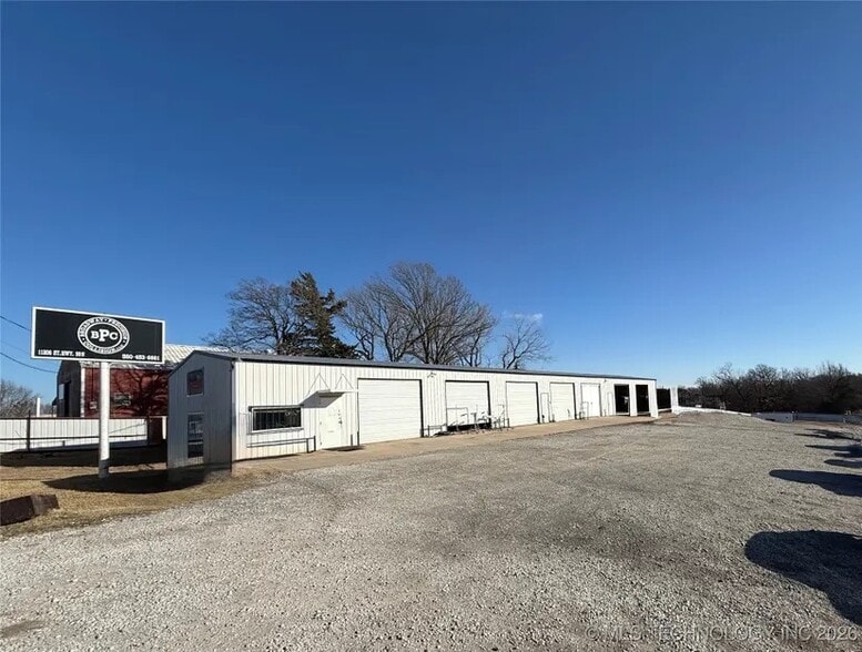 Primary Photo Of 11206 N Broadway Ave, Ada Warehouse For Sale